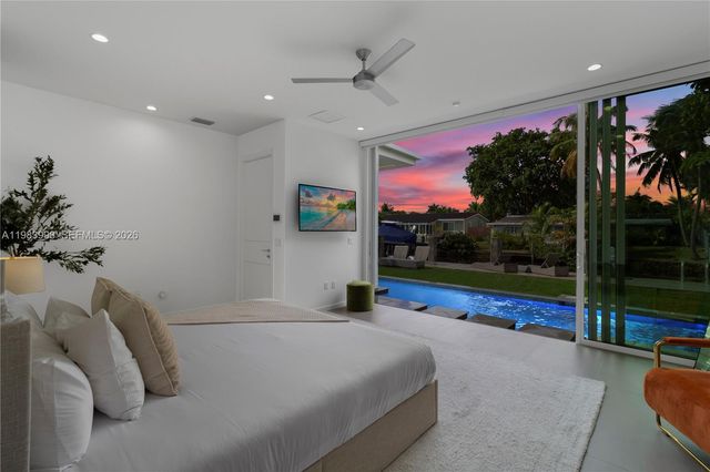 2217 NE 17th Ter, Wilton Manors, FL 33305