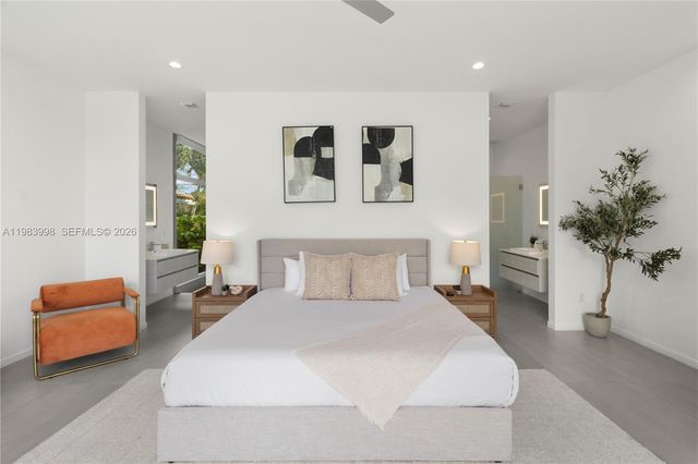 2217 NE 17th Ter, Wilton Manors, FL 33305