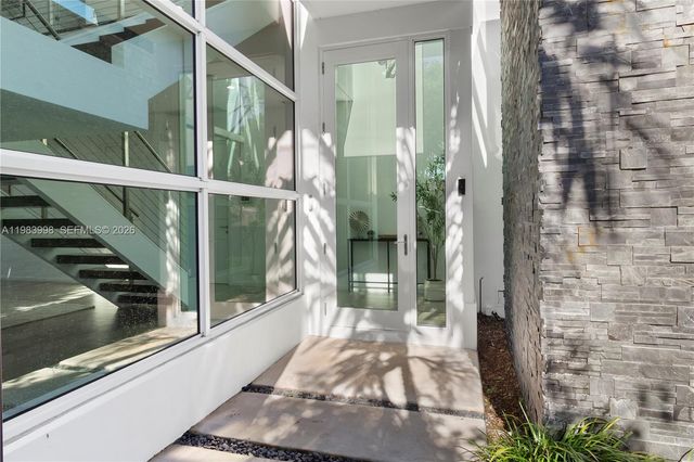 2217 NE 17th Ter, Wilton Manors, FL 33305