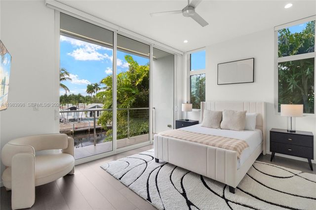 2217 NE 17th Ter, Wilton Manors, FL 33305