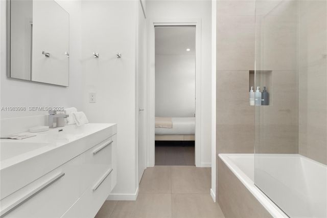 2217 NE 17th Ter, Wilton Manors, FL 33305