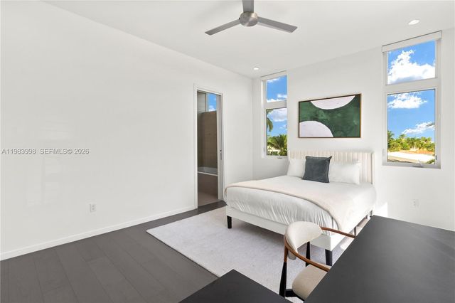 2217 NE 17th Ter, Wilton Manors, FL 33305