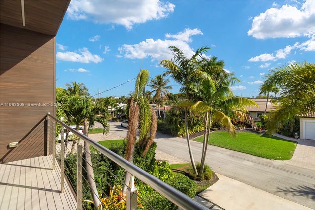 2217 NE 17th Ter, Wilton Manors, FL 33305