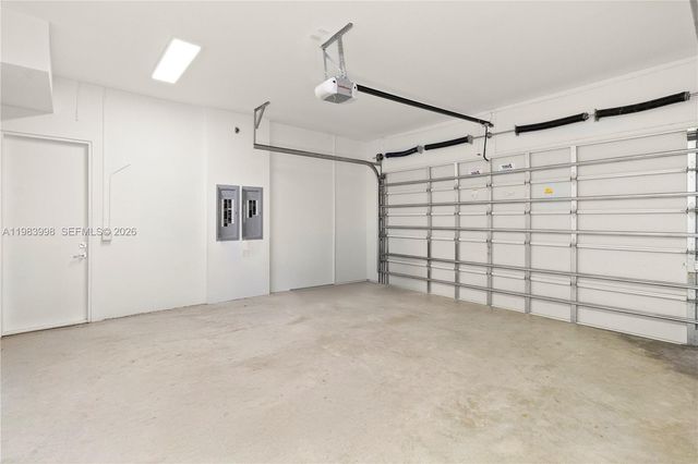 2217 NE 17th Ter, Wilton Manors, FL 33305