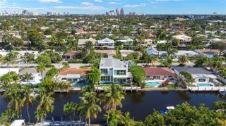 2217 NE 17th Ter, Wilton Manors, FL 33305