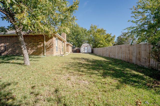 7205 Windcrest Court E, North Richland Hills, TX 76182