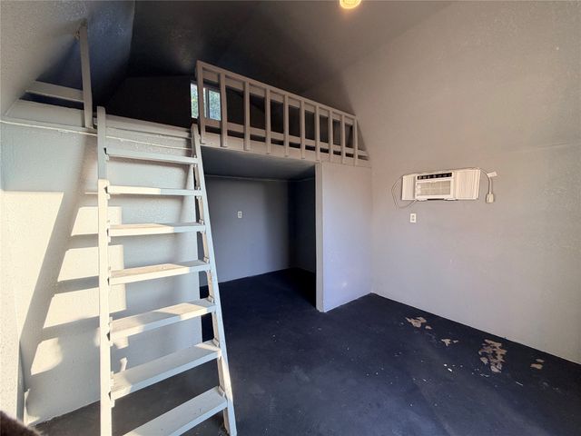 7205 Windcrest Court E, North Richland Hills, TX 76182