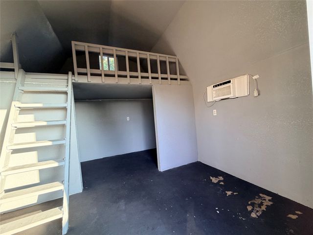 7205 Windcrest Court E, North Richland Hills, TX 76182