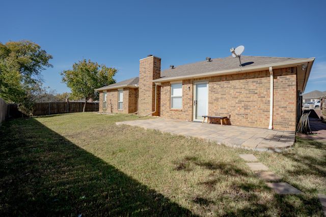 7205 Windcrest Court E, North Richland Hills, TX 76182