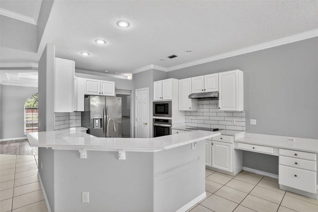 Image 11 of property listing at 8852 GREAT COVE DRIVE, Orlando, FL 32819