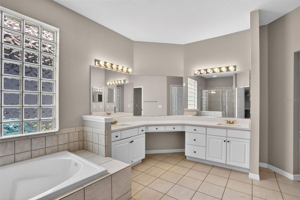 Image 29 of property listing at 8852 GREAT COVE DRIVE, Orlando, FL 32819