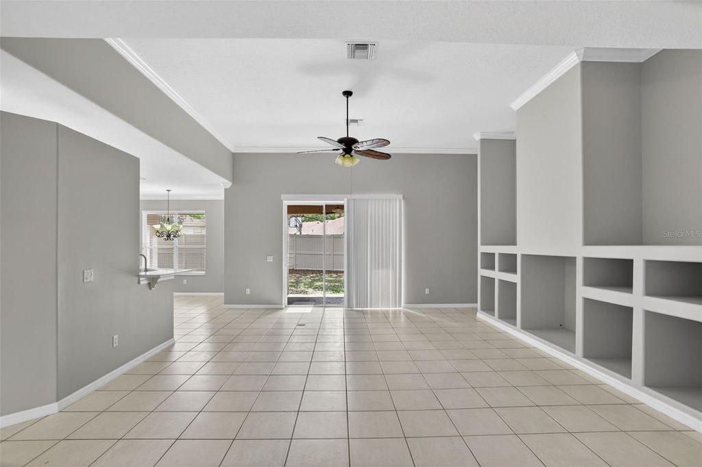 Image 4 of property listing at 8852 GREAT COVE DRIVE, Orlando, FL 32819