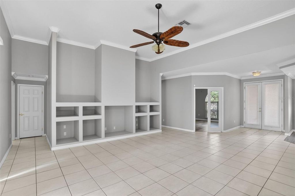 Image 7 of property listing at 8852 GREAT COVE DRIVE, Orlando, FL 32819