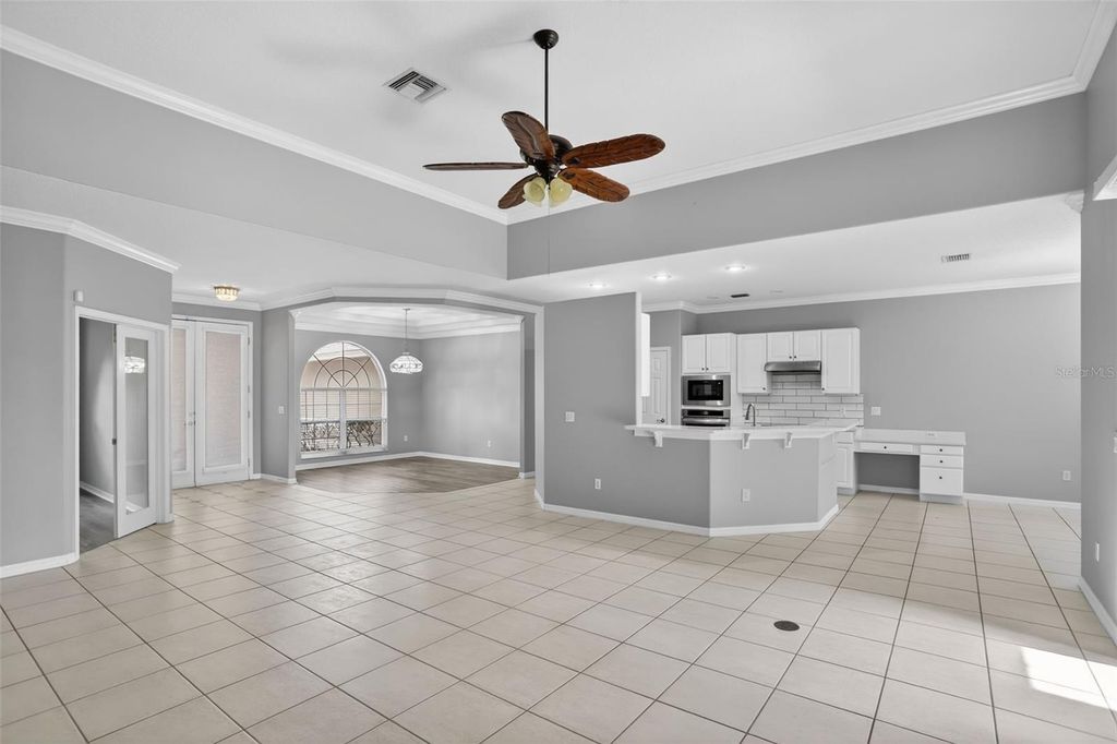 Image 8 of property listing at 8852 GREAT COVE DRIVE, Orlando, FL 32819