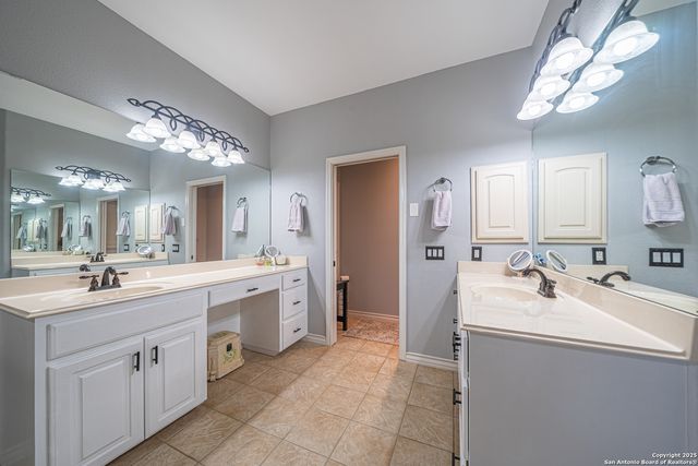 519 Long Mdw, Spring Branch, TX 78070