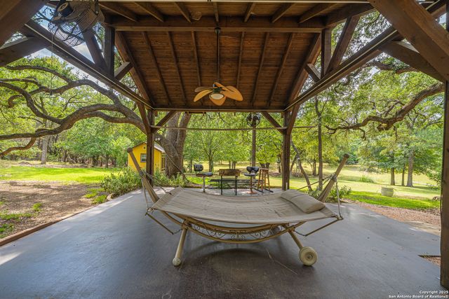 519 Long Mdw, Spring Branch, TX 78070