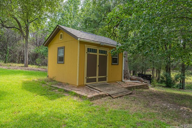 519 Long Mdw, Spring Branch, TX 78070