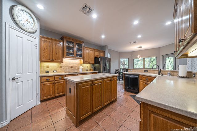 519 Long Mdw, Spring Branch, TX 78070