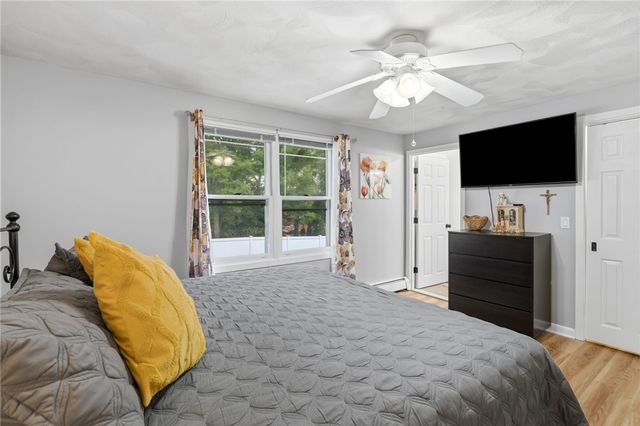 9 Daisy Court, Cranston, RI 02920