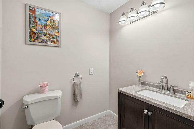 9 Daisy Court, Cranston, RI 02920