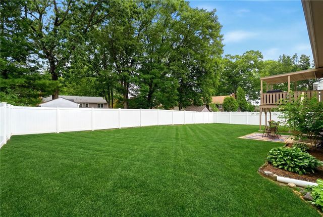 9 Daisy Court, Cranston, RI 02920