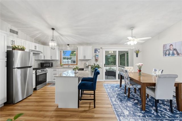 9 Daisy Court, Cranston, RI 02920