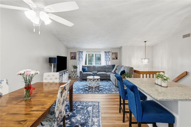 9 Daisy Court, Cranston, RI 02920