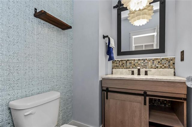 4527 Verona Drive NW, Riverside, MO 64150