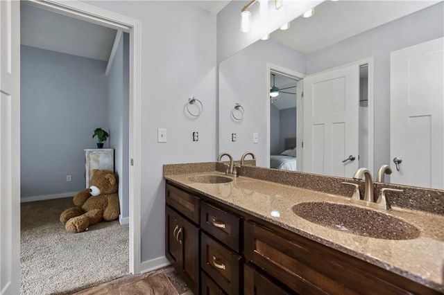 4527 Verona Drive NW, Riverside, MO 64150