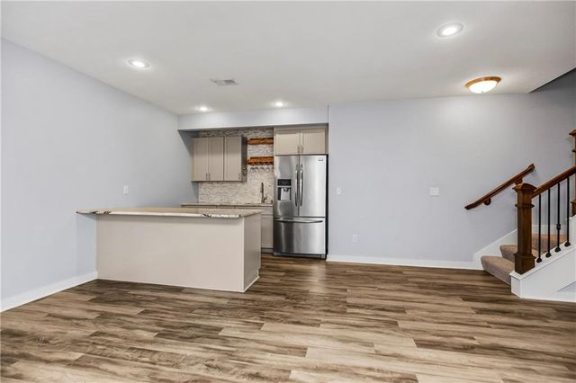 4527 Verona Drive NW, Riverside, MO 64150