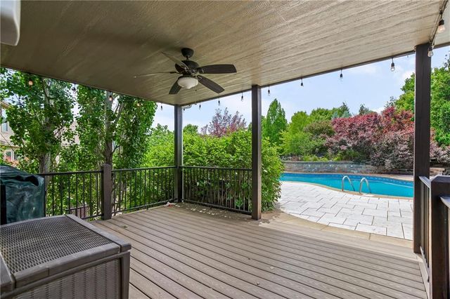 4527 Verona Drive NW, Riverside, MO 64150