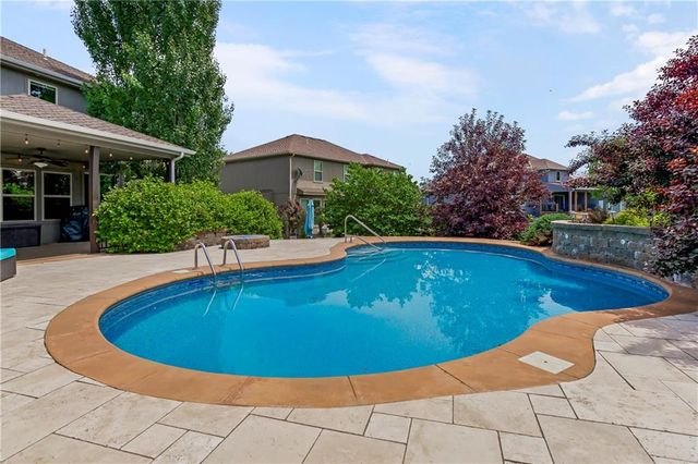 4527 Verona Drive NW, Riverside, MO 64150