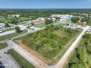 8110-8130 E 7th Street, Duenweg, MO 64841