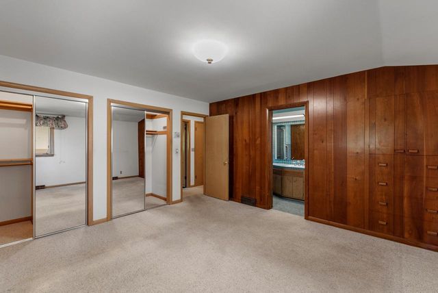 8909 N Maitland ROAD, Bayside, WI 53217