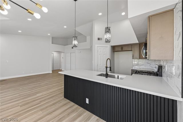 4820 Black Bear Road 201, Las Vegas, NV 89149