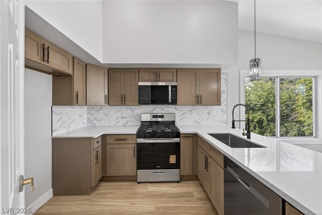 4820 Black Bear Road 201, Las Vegas, NV 89149