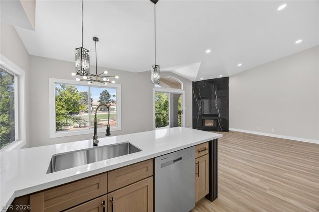 4820 Black Bear Road 201, Las Vegas, NV 89149