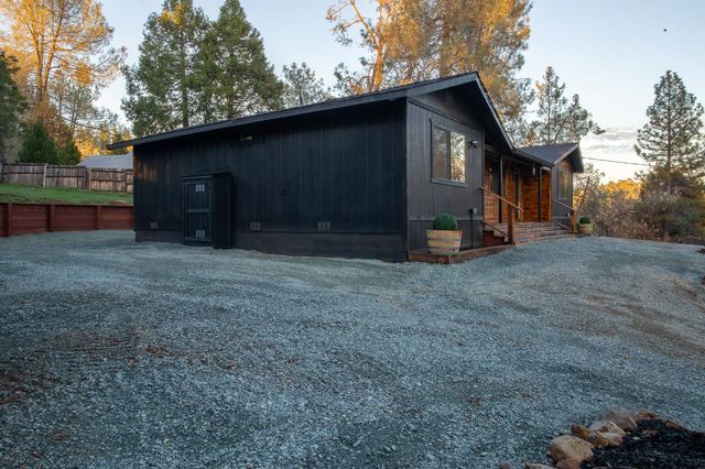 24084 Gold Circle, Pioneer, CA 95666