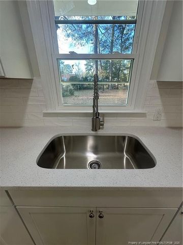 411 Lafayette Street, Clinton, NC 28328