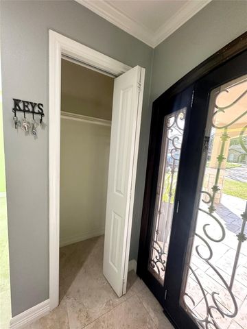 10518 Pleasanton Drive, Houston, TX 77038