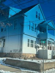 219 School Street, Manchester, CT 06040