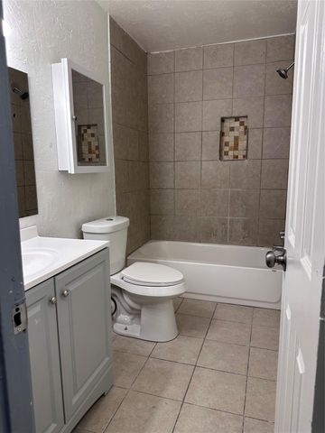 143 Casa Grande Drive 143, Houston, TX 77060