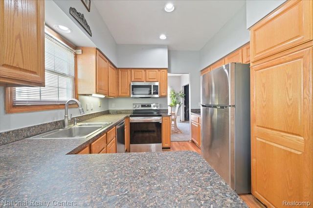 31055 Seneca Lane, Novi, MI 48377