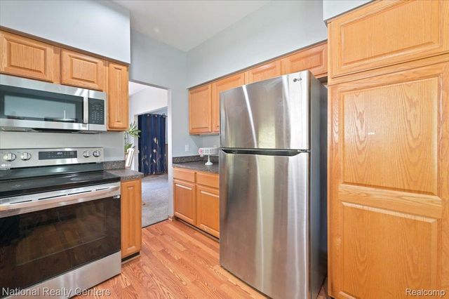 31055 Seneca Lane, Novi, MI 48377