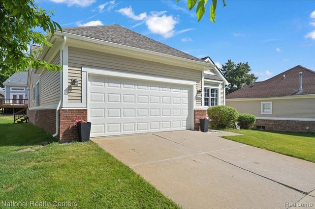 31055 Seneca Lane, Novi, MI 48377