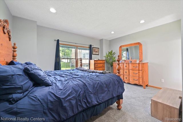 31055 Seneca Lane, Novi, MI 48377