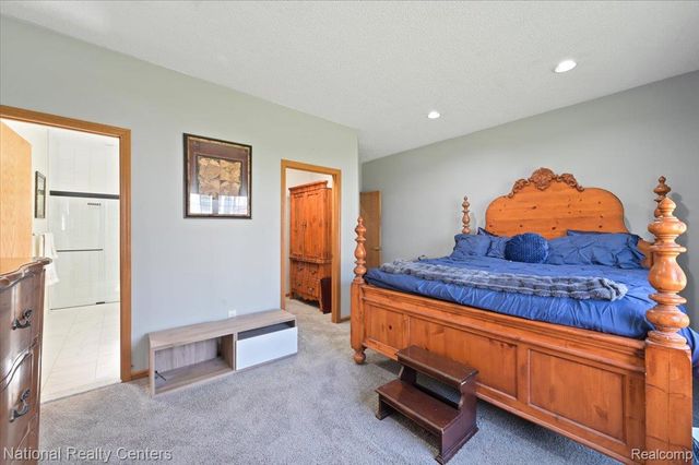 31055 Seneca Lane, Novi, MI 48377