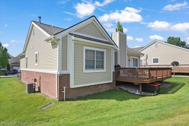 31055 Seneca Lane, Novi, MI 48377