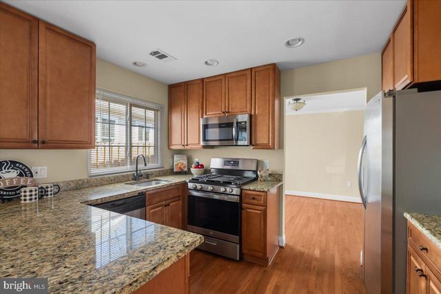 408 FOXRIDGE DR SW, Leesburg, VA 20175