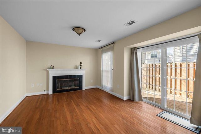 408 FOXRIDGE DR SW, Leesburg, VA 20175